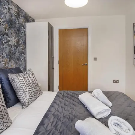 Dixon's Yard, Centre - Free Parking Apartment